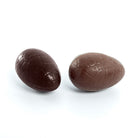 Petits oeufs de Pâques fourrés au praliné, chocolat artisanal lait et noir. Par Cavaletti Paris chocolatier à Neuilly Sur Seine. 