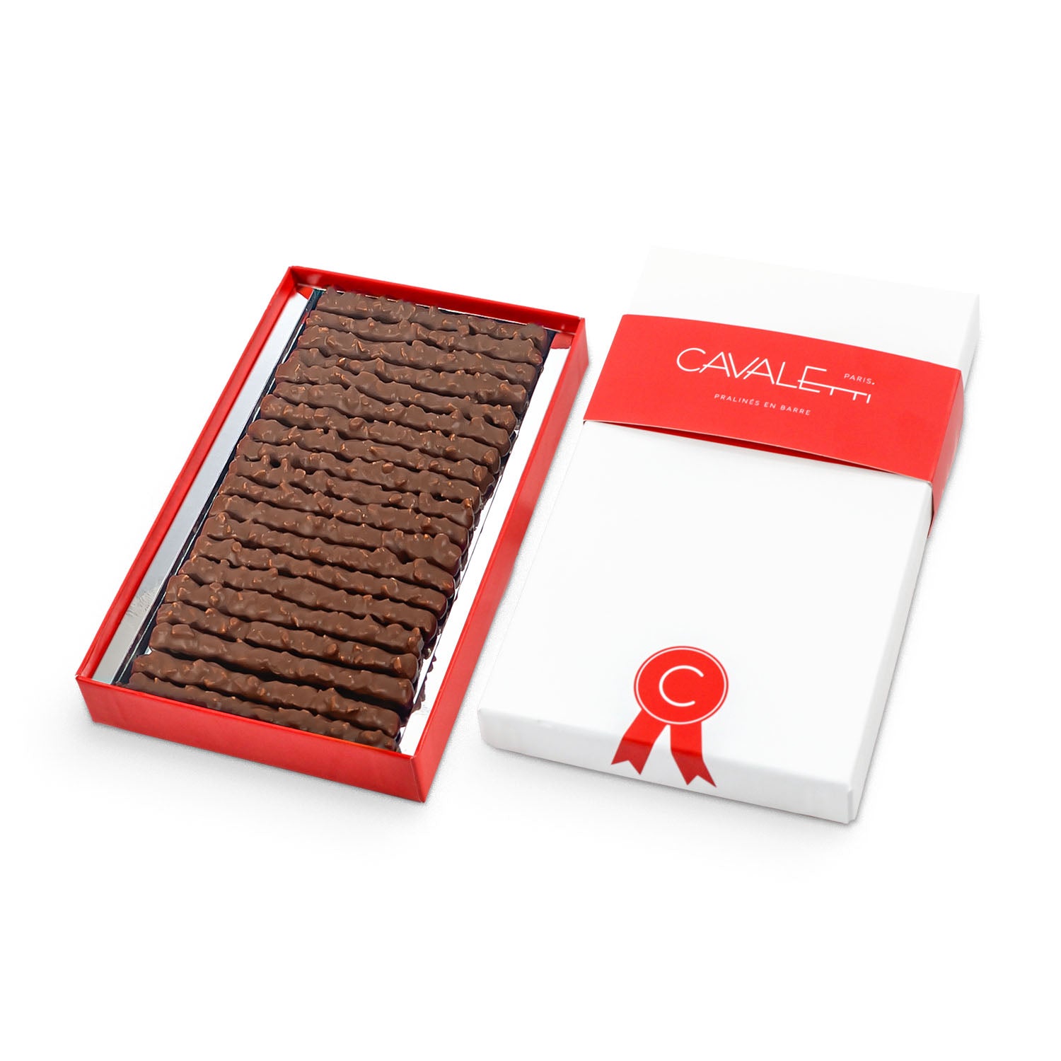 Coffret chocolats praliné façon rocher aux amandes, enrobé de chocolat au lait par Cavaletti Paris, maitre chocolatier à Neuilly sur seine. 