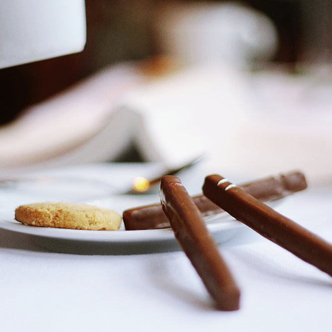 Chocolats au lait pralinés, haut de gamme, idéal pour le café, par le chocolatier Cavaletti Paris  à Neuilly sur Seine.