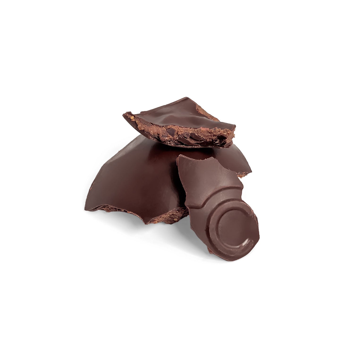 Focus sur notre praliné de notre oeuf de paques en chocolat par Cavaletti Paris, maitre chocolatier. Confection artisanale dans notre boutique près de Paris. Fourré au praliné à l'ancienne. enrobage chocolat noir. 
