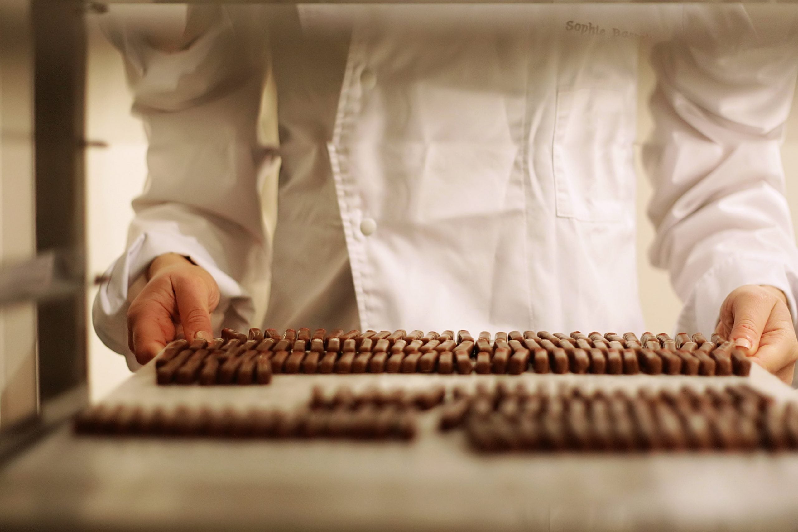 Chocolats praliné artisanal, par Sophie Basselier Maitre chocolatier à Neuilly sur seine. Confection par Cavaletti Paris.