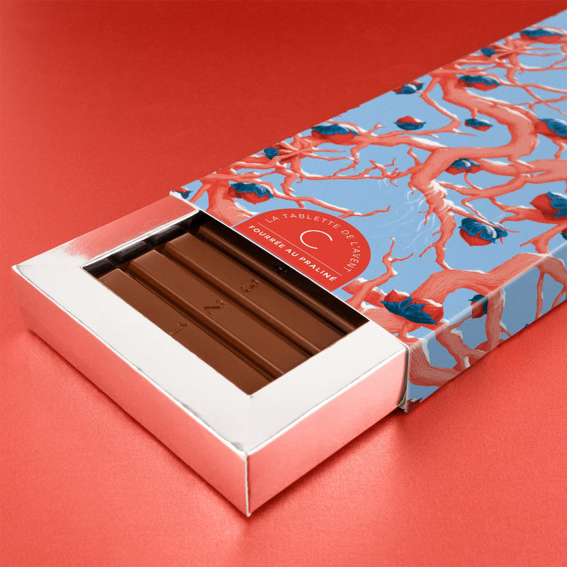 Calendrier de l'avent originale sous forme de tablette de 24 chocolats pralinés par Cavaletti Paris. un joli écrin chic. 